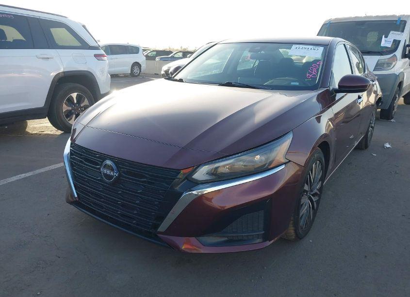 Photo 2 of 2023 Nissan Altima SV FWD (VIN 1N4BL4DV2PN307377)