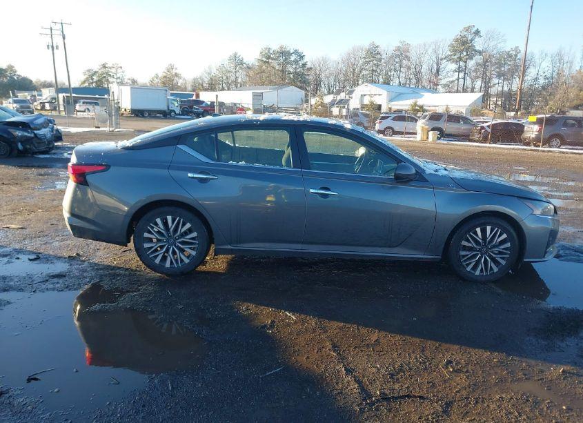 Photo 13 of 2023 Nissan Altima SV FWD (VIN 1N4BL4DV2PN309730)