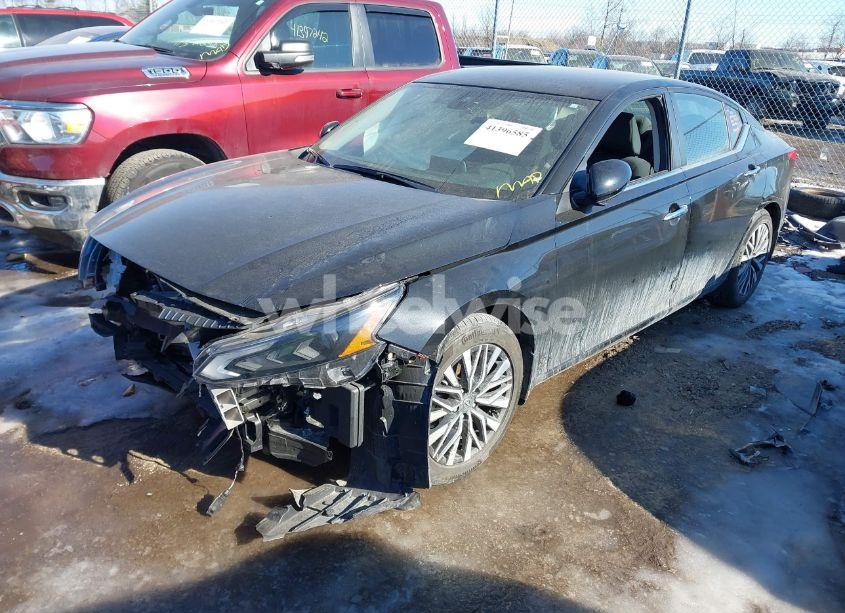 Photo 2 of 2023 Nissan Altima SV FWD (VIN 1N4BL4DV2PN310103)