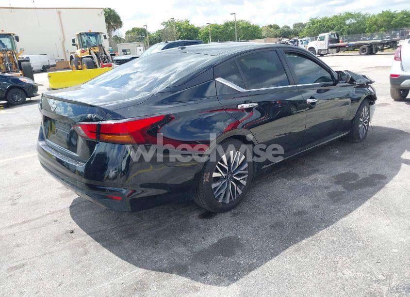 Photo 4 of 2023 Nissan Altima SV FWD (VIN 1N4BL4DV2PN310960)