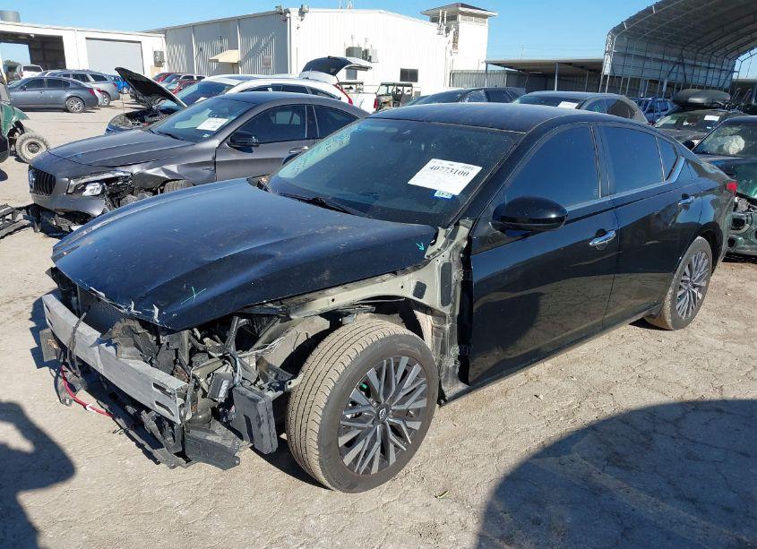 Photo 2 of 2023 Nissan Altima SV FWD (VIN 1N4BL4DV2PN312806)