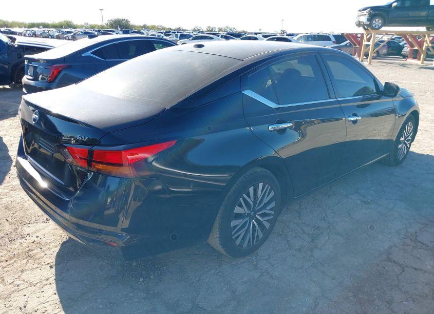 Photo 4 of 2023 Nissan Altima SV FWD (VIN 1N4BL4DV2PN312806)