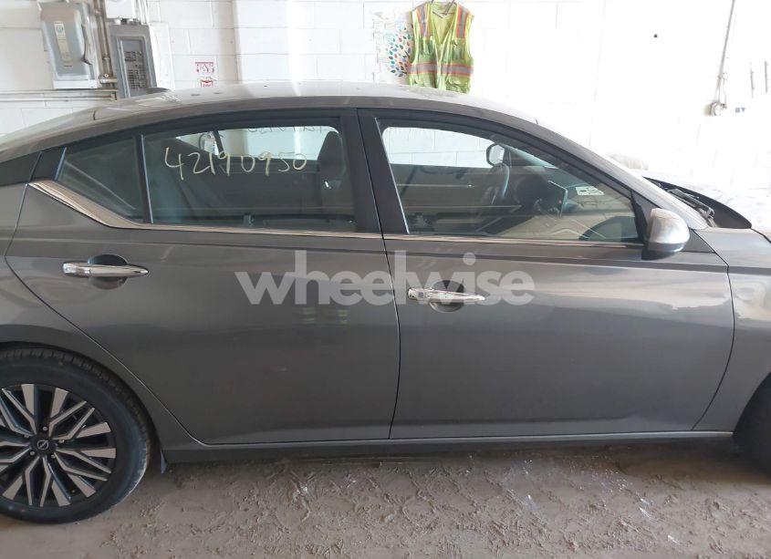 Photo 13 of 2023 Nissan Altima SV FWD (VIN 1N4BL4DV2PN329105)