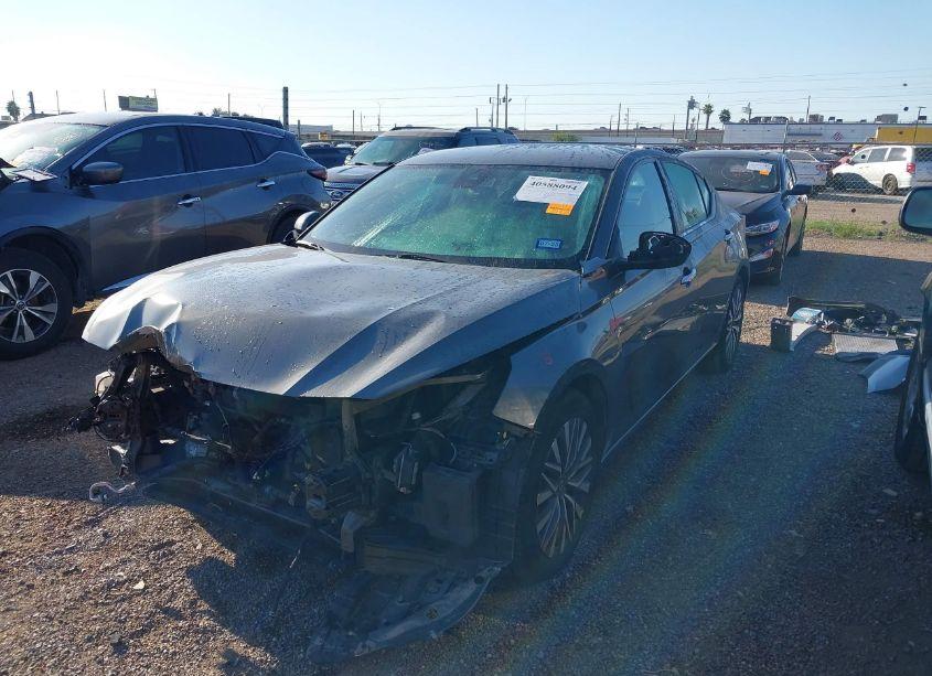 Photo 2 of 2023 Nissan Altima SV FWD (VIN 1N4BL4DV2PN340749)