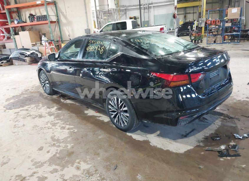 Photo 3 of 2023 Nissan Altima SV FWD (VIN 1N4BL4DV2PN349306)