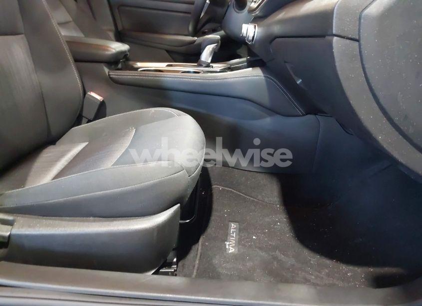 Photo 5 of 2023 Nissan Altima SV FWD (VIN 1N4BL4DV2PN349306)