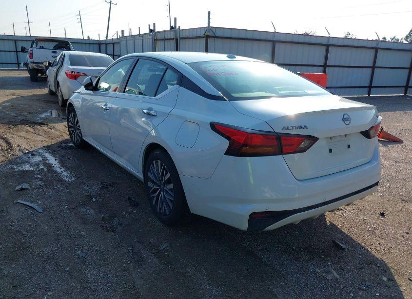 Photo 3 of 2023 Nissan Altima SV FWD (VIN 1N4BL4DV2PN365876)