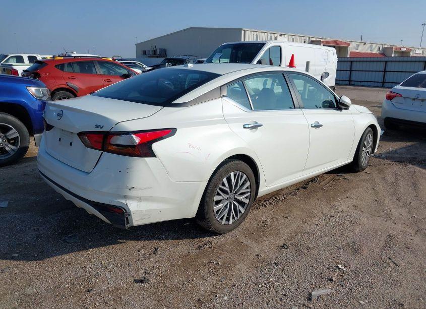 Photo 4 of 2023 Nissan Altima SV FWD (VIN 1N4BL4DV2PN365876)