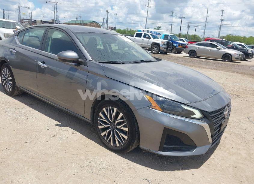 2023 Nissan Altima SV FWD (VIN 1N4BL4DV2PN386789) main photo