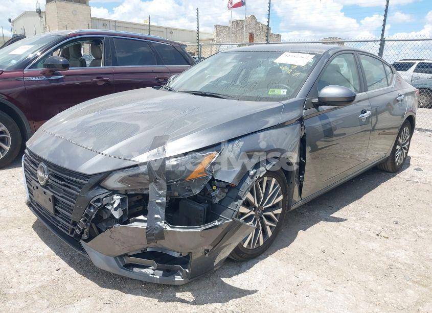 Photo 2 of 2023 Nissan Altima SV FWD (VIN 1N4BL4DV2PN386789)