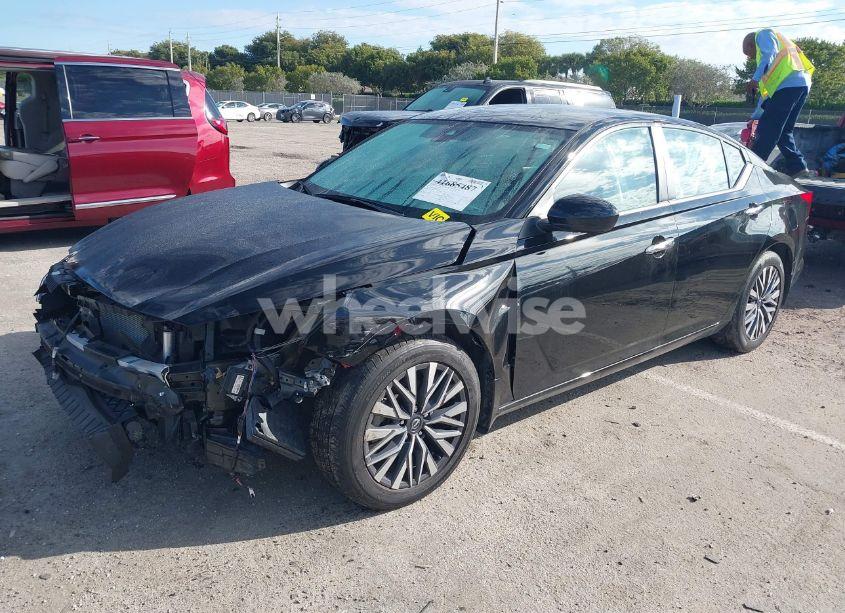 Photo 2 of 2023 Nissan Altima SV FWD (VIN 1N4BL4DV2PN404952)