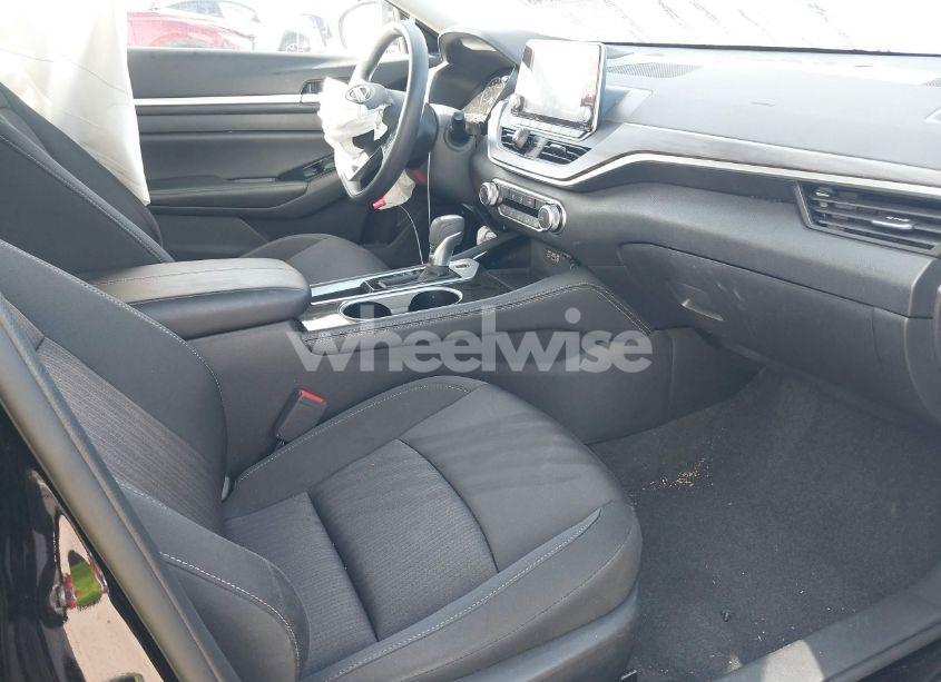 Photo 5 of 2023 Nissan Altima SV FWD (VIN 1N4BL4DV2PN404952)