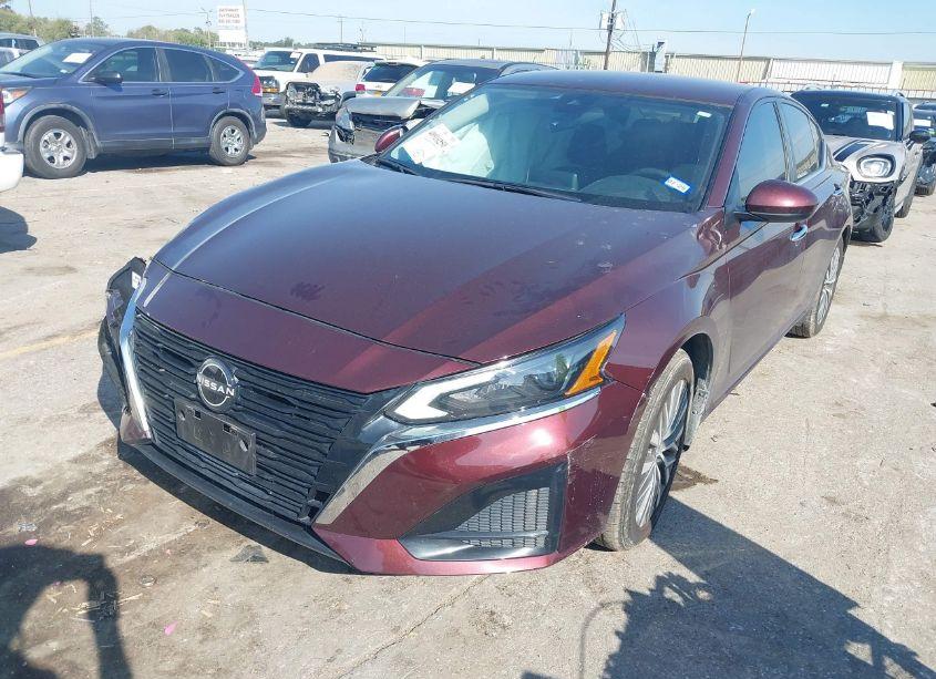 Photo 2 of 2023 Nissan Altima SV FWD (VIN 1N4BL4DV2PN416356)