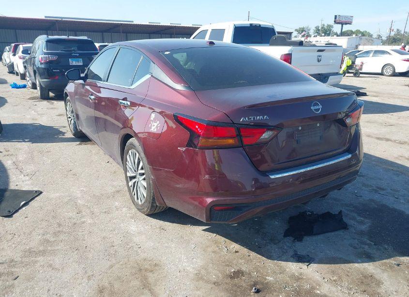 Photo 3 of 2023 Nissan Altima SV FWD (VIN 1N4BL4DV2PN416356)