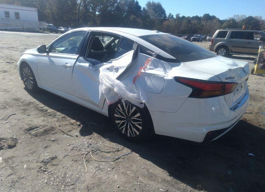 Photo 3 of 2023 Nissan Altima SV FWD (VIN 1N4BL4DV2PN422268)