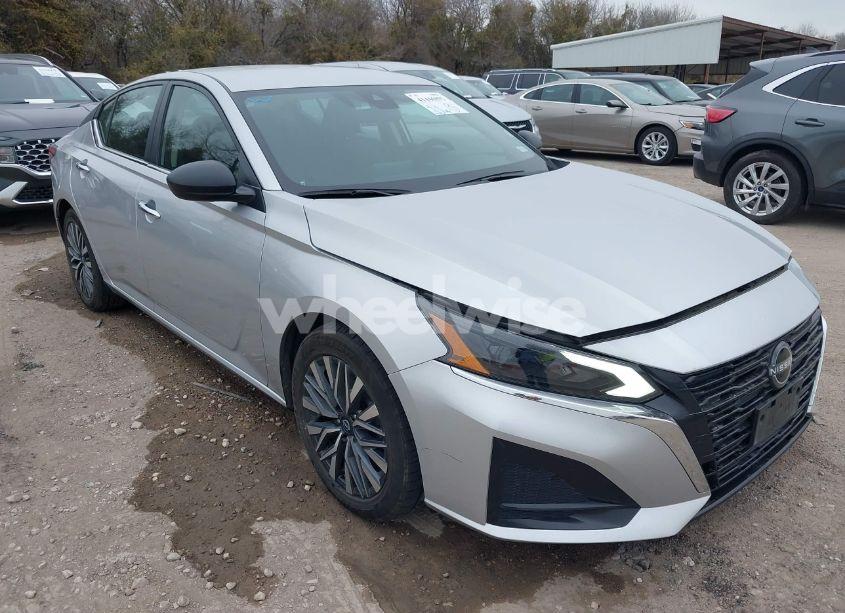 2024 Nissan Altima SV FWD (VIN 1N4BL4DV2RN302652) main photo