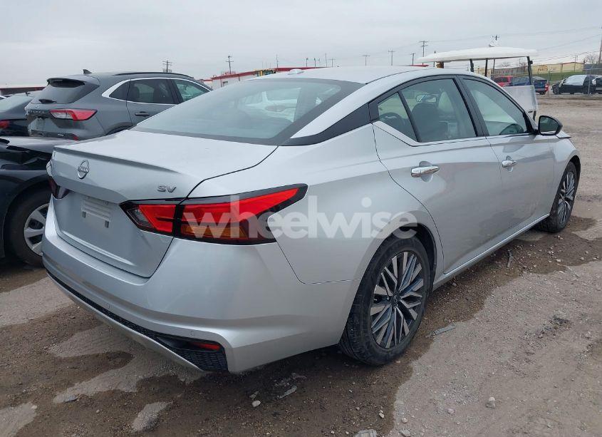 Photo 4 of 2024 Nissan Altima SV FWD (VIN 1N4BL4DV2RN302652)