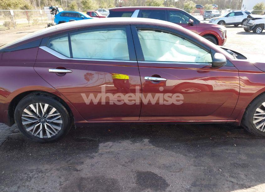 Photo 13 of 2024 Nissan Altima SV FWD (VIN 1N4BL4DV2RN318169)