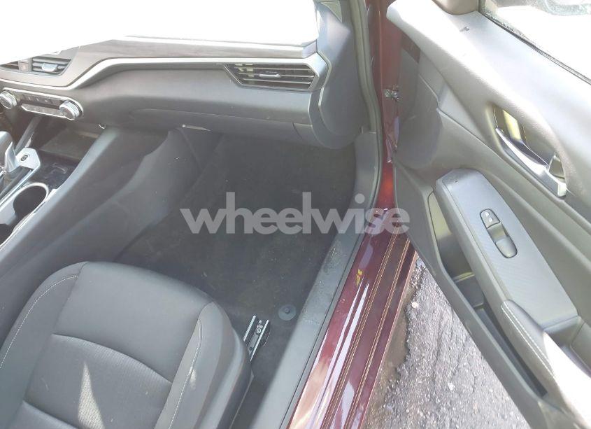 Photo 5 of 2024 Nissan Altima SV FWD (VIN 1N4BL4DV2RN318169)