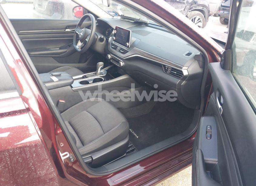 Photo 5 of 2024 Nissan Altima SV FWD (VIN 1N4BL4DV2RN319600)