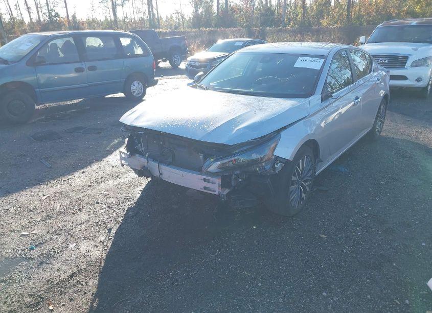 Photo 2 of 2024 Nissan Altima SV FWD (VIN 1N4BL4DV2RN327194)