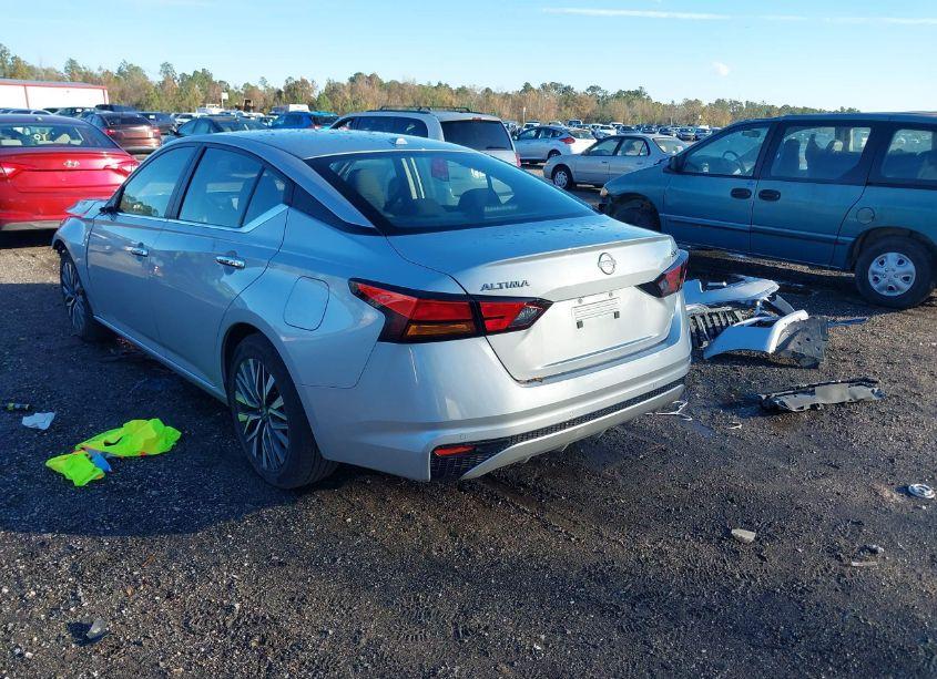 Photo 3 of 2024 Nissan Altima SV FWD (VIN 1N4BL4DV2RN327194)