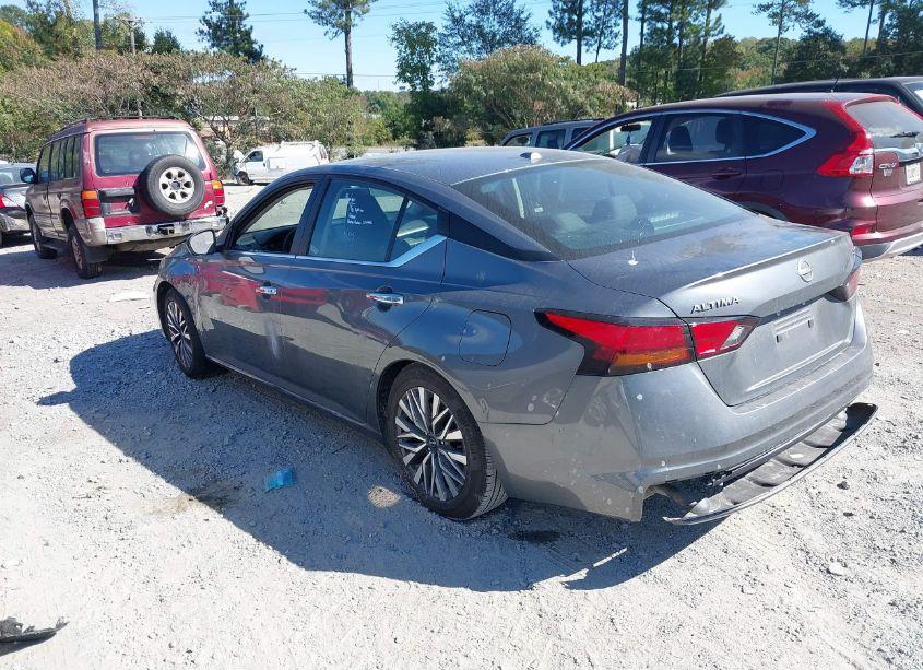 Photo 3 of 2024 Nissan Altima SV FWD (VIN 1N4BL4DV2RN333058)