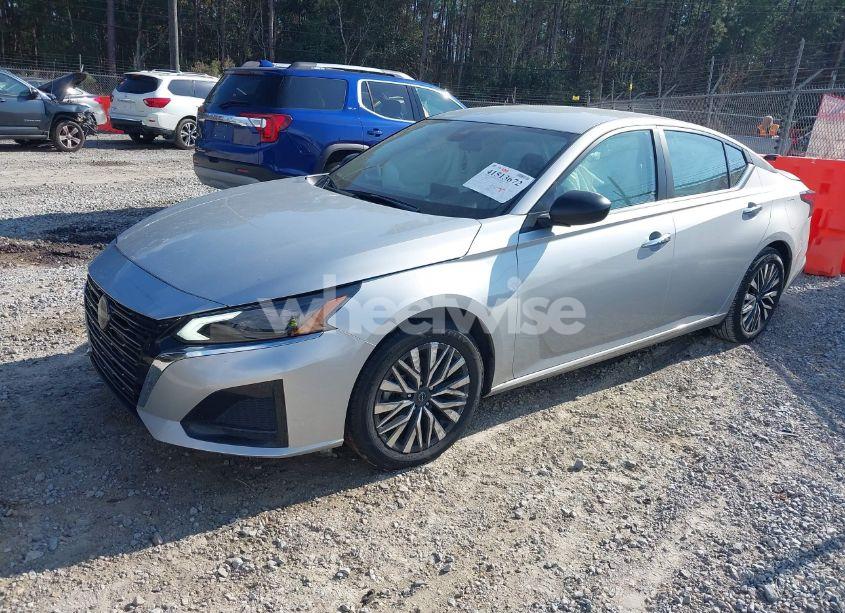 Photo 2 of 2024 Nissan Altima SV FWD (VIN 1N4BL4DV2RN345727)