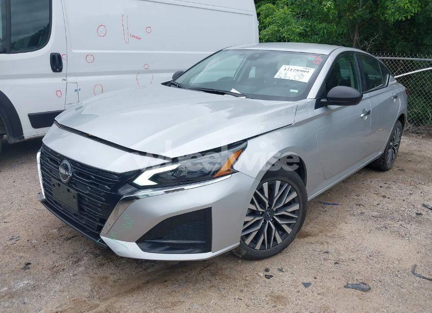 Photo 2 of 2024 Nissan Altima SV FWD (VIN 1N4BL4DV2RN347865)