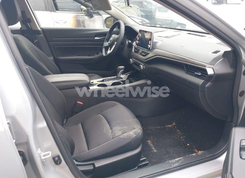 Photo 5 of 2024 Nissan Altima SV FWD (VIN 1N4BL4DV2RN347865)