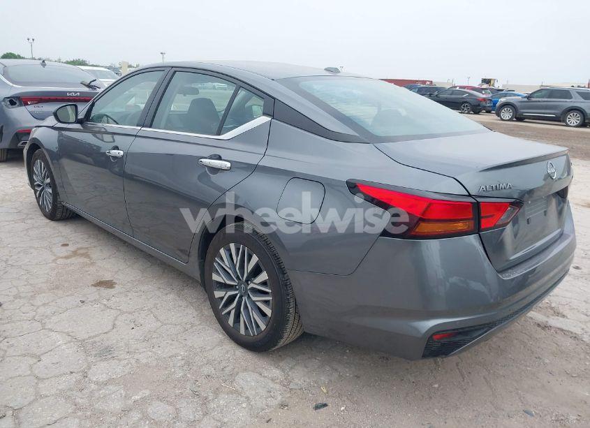 Photo 3 of 2024 Nissan Altima SV FWD (VIN 1N4BL4DV2RN352046)