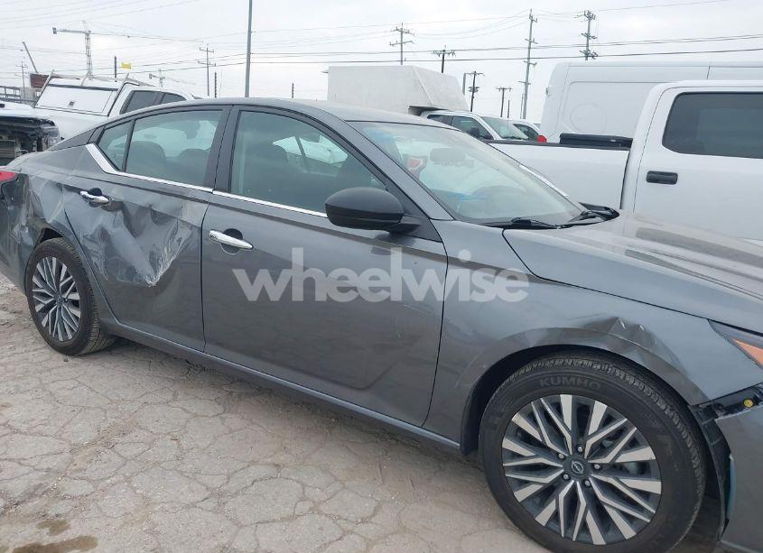 Photo 6 of 2024 Nissan Altima SV FWD (VIN 1N4BL4DV2RN352046)