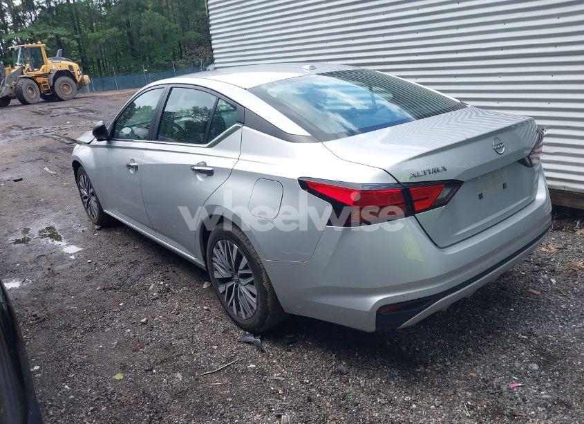 Photo 3 of 2024 Nissan Altima SV FWD (VIN 1N4BL4DV2RN375620)