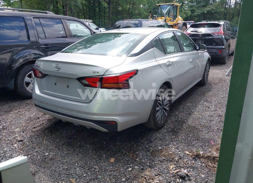 Photo 4 of 2024 Nissan Altima SV FWD (VIN 1N4BL4DV2RN375620)