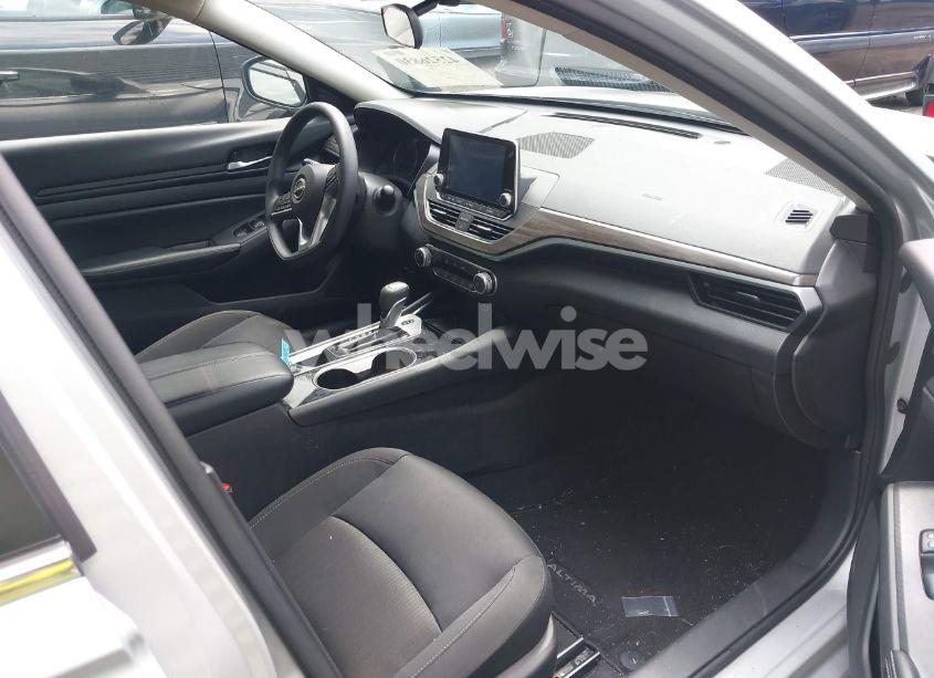 Photo 5 of 2024 Nissan Altima SV FWD (VIN 1N4BL4DV2RN375620)