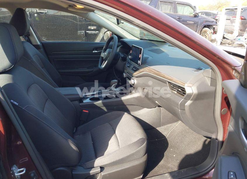 Photo 5 of 2024 Nissan Altima SV FWD (VIN 1N4BL4DV2RN384687)