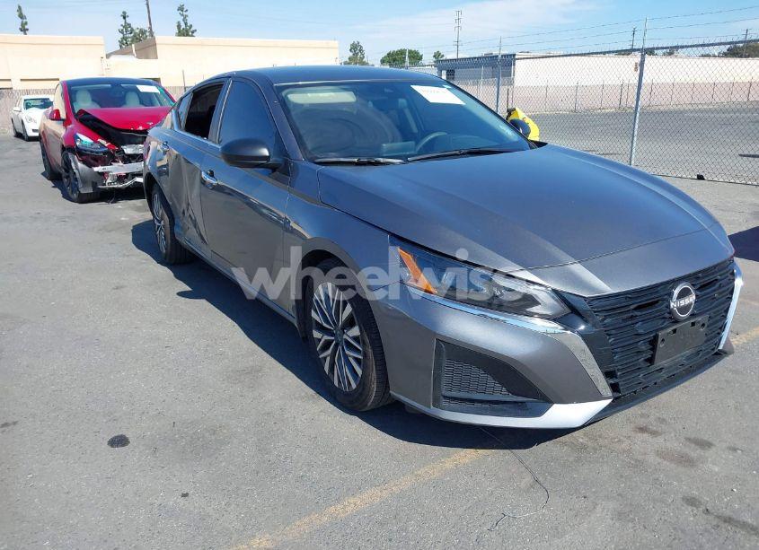 2024 Nissan Altima SV FWD (VIN 1N4BL4DV2RN425965) main photo