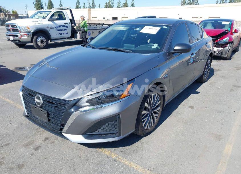 Photo 2 of 2024 Nissan Altima SV FWD (VIN 1N4BL4DV2RN425965)