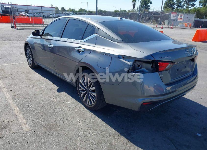 Photo 3 of 2024 Nissan Altima SV FWD (VIN 1N4BL4DV2RN425965)