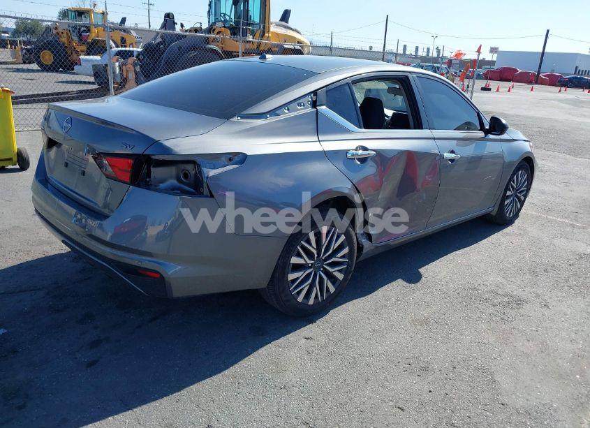 Photo 4 of 2024 Nissan Altima SV FWD (VIN 1N4BL4DV2RN425965)