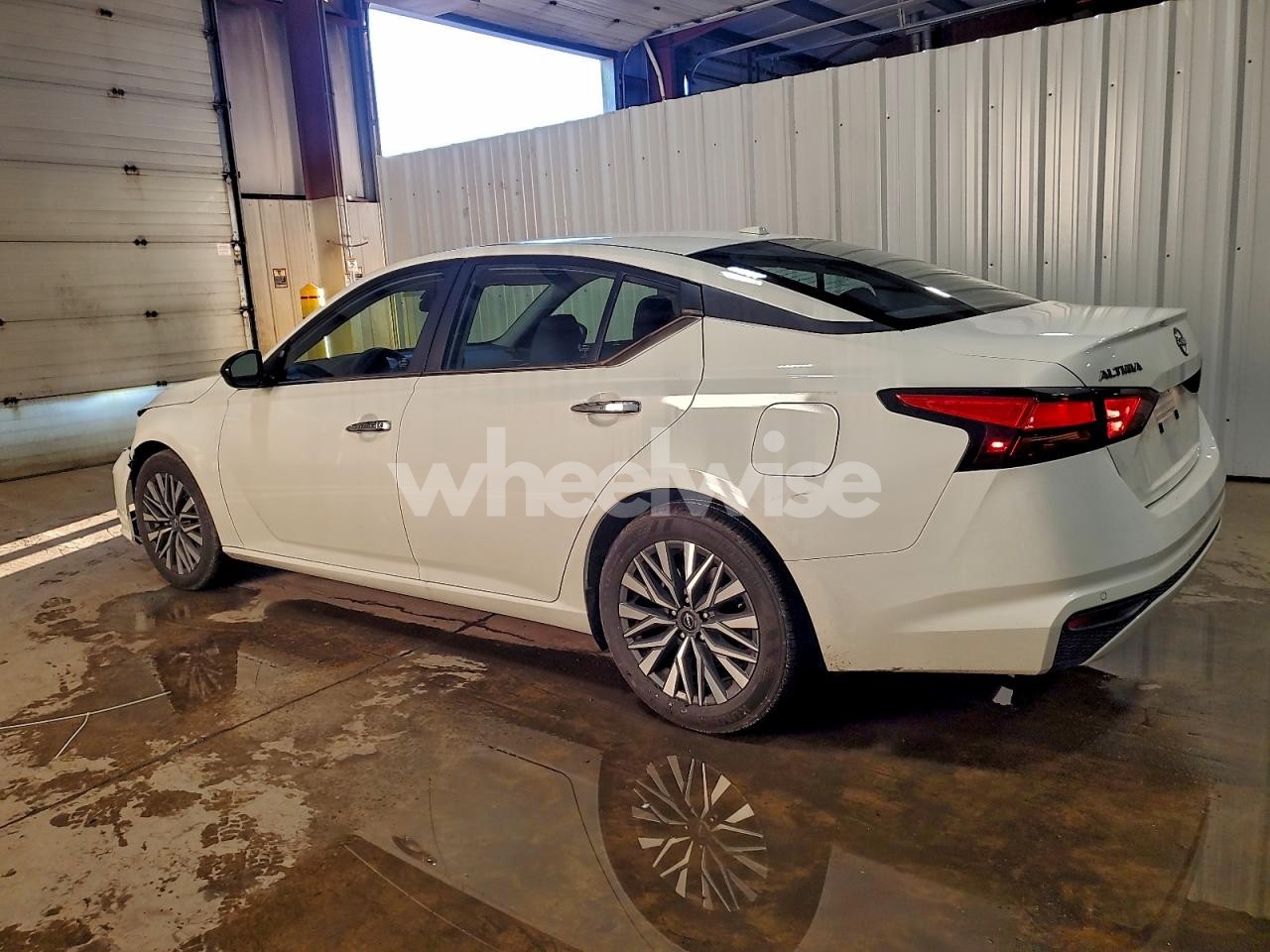 Photo 2 of 2025 NISSAN ALTIMA SV (VIN 1N4BL4DV2SN308683)