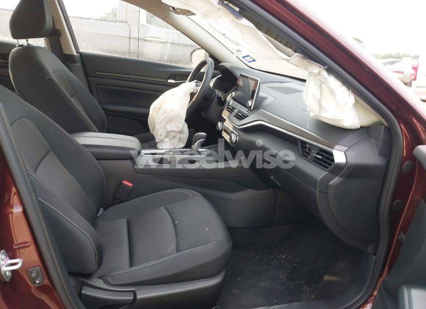 Photo 5 of 2025 Nissan Altima SV FWD (VIN 1N4BL4DV2SN325080)