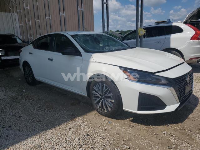 Photo 3 of 2025 NISSAN ALTIMA SV (VIN 1N4BL4DV2SN362565)