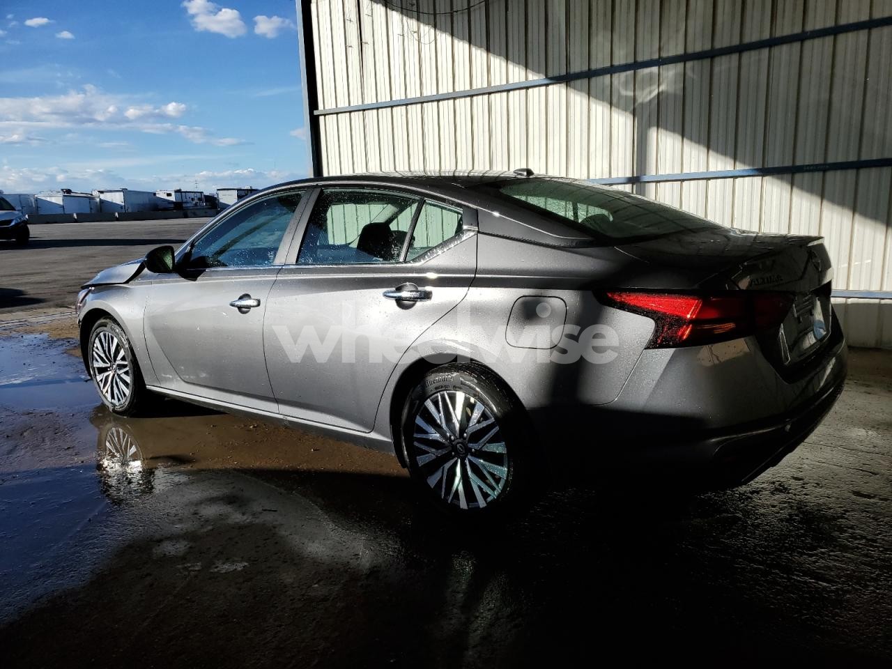 Photo 2 of 2025 NISSAN ALTIMA SV (VIN 1N4BL4DV2SN380435)