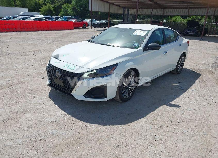 Photo 2 of 2025 Nissan Altima SV FWD (VIN 1N4BL4DV2SN395923)