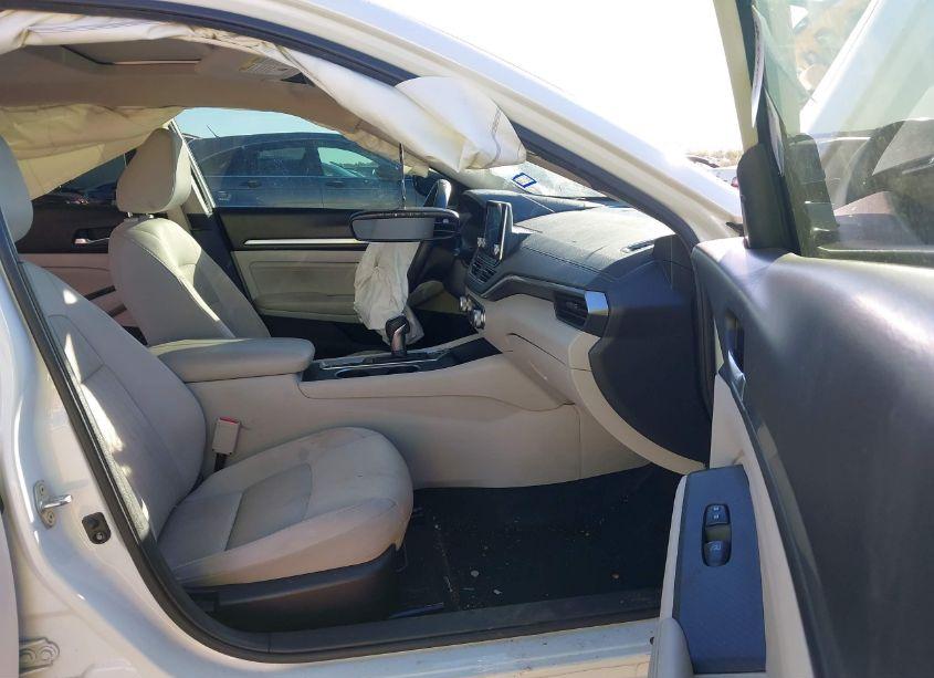 Photo 5 of 2019 Nissan Altima 2.5 SV (VIN 1N4BL4DV3KC142329)