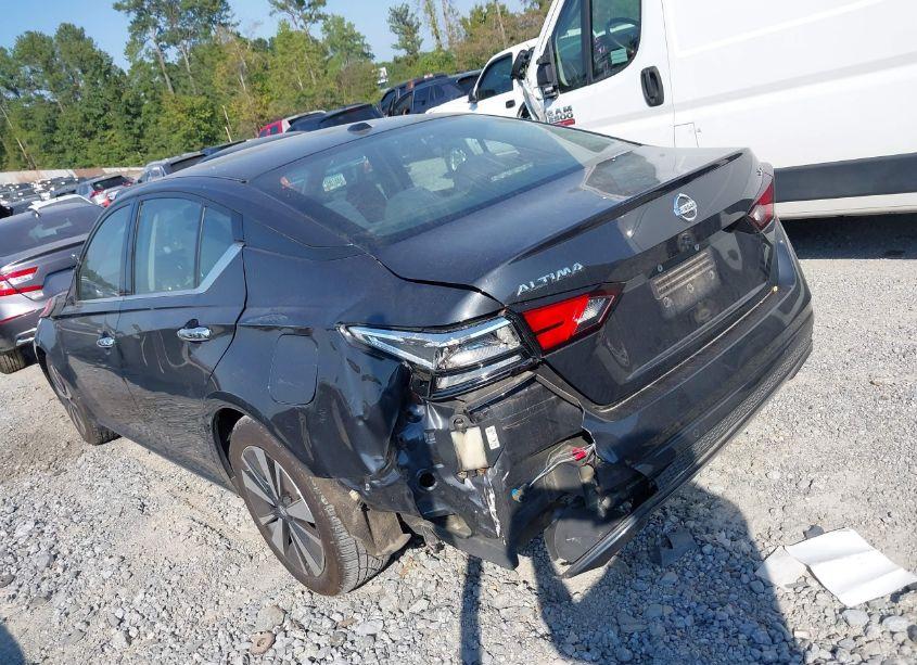 Photo 3 of 2019 Nissan Altima 2.5 SV (VIN 1N4BL4DV3KC157641)