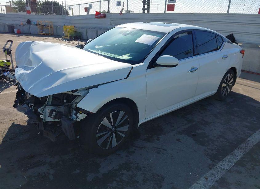 Photo 2 of 2019 Nissan Altima 2.5 SV (VIN 1N4BL4DV3KC161480)