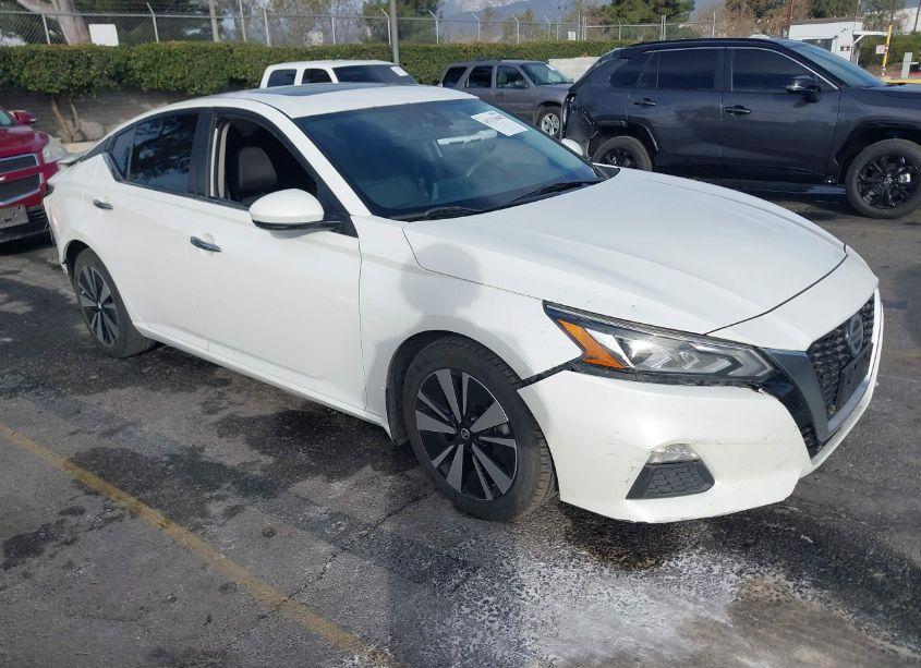 2021 Nissan Altima SV FWD (VIN 1N4BL4DV3MN304144) main photo