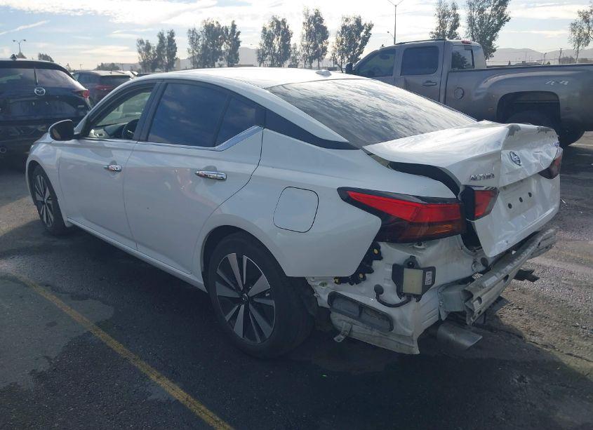 Photo 3 of 2021 Nissan Altima SV FWD (VIN 1N4BL4DV3MN304144)